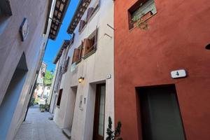 CASA IN LINEA RISTRUTTURATA INTEGRALMENTE