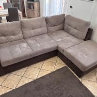 Divano con penisola - Disponibile dal 20 Marzo