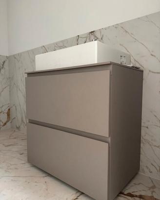 Mobili bagno nuovi appena installati