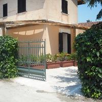 Appartame c/Giardino arredato indip. 150mt mare |