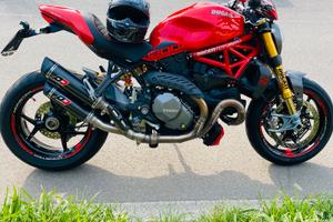 Ducati Monster 1200s