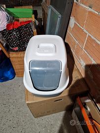 lettiera per gatti chiusa