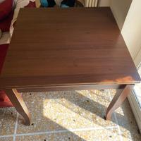 Tavolo e tavolino basso