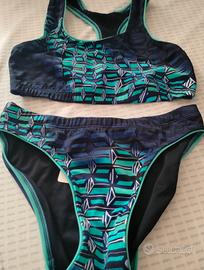 Costume donna per  piscina 