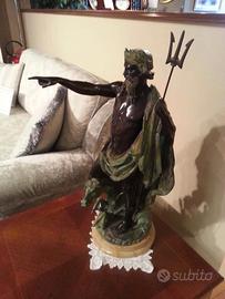Scultura in bronzo nettuno
