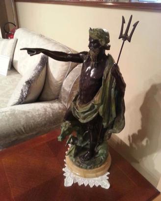 Scultura in bronzo nettuno