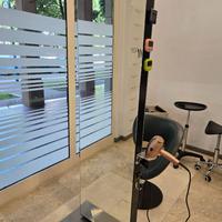 Postazione lavoro specchio ad isola parrucchiera