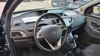 Lancia Ypsilon 1.0 FireFly 5 porte S&S Hybrid Gold