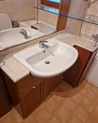 Mobile bagno in legno massello ad angolo