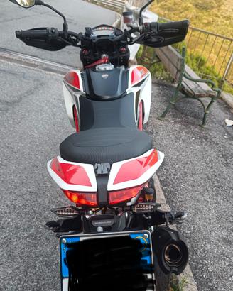Ducati Hypermotard 821 SP 
