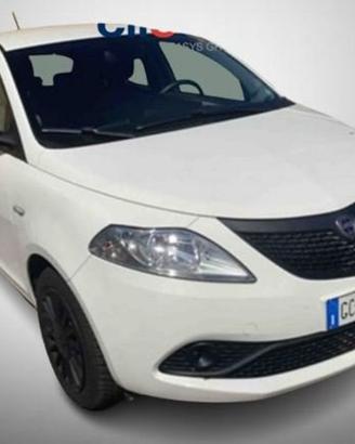 Lancia Ypsilon 1.0 70cv Firefly Hybrid S&S Silver