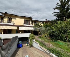 VILLA A SCHIERA CON BOX