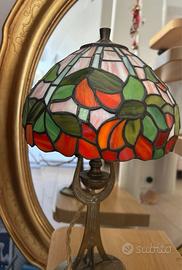 lampada da tavolo in stile Tiffany