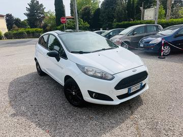 Ford Fiesta 1.2 B/GPL 82CV Black & White Edition