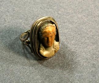 ANELLO CON CAMEO (Venduto)