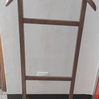 Porta abiti in legno