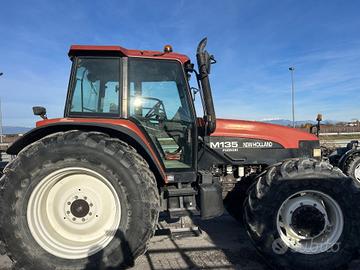 TRATTORE NEW HOLLAND M 135