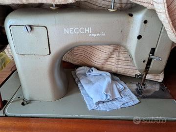 Macchina da cucire a pedale Necchi Esperia