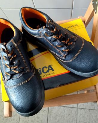 Scarpe antinfortunistica nuove