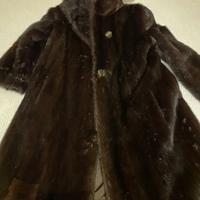 Pelliccia in visone e sciarpe animali