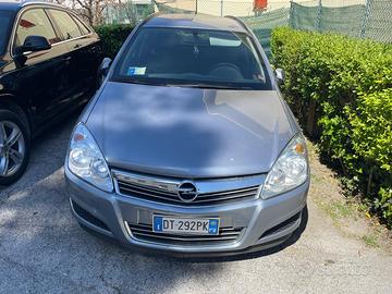 OPEL ASTRA 2009 (1.4 BENZINA)