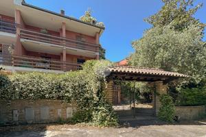 BIFAMILIARE A MONTE PORZIO CATONE