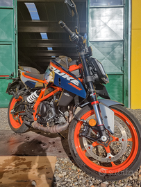 Ktm 390 2024 colorazione blu