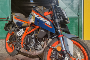 Ktm 390 2024 colorazione blu