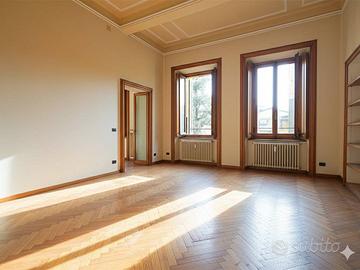 Appartamento di 180 m² con 4 locali a Parma