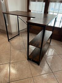 Scrivania in legno  ergonomica