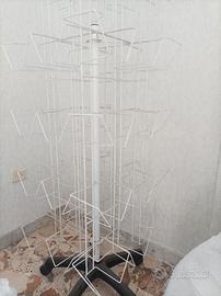 Espositore bianco con ruote per negozio