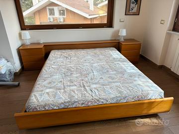 Camera da letto completa legno dí ciliegio