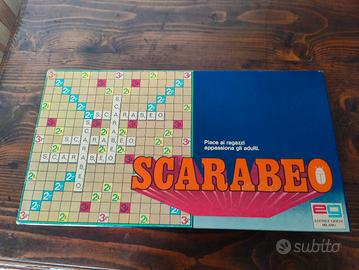 Gioco da tavolo scarabeo 