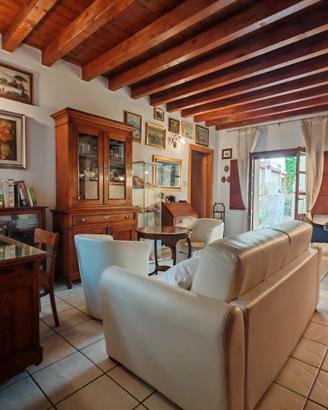 Trivano al piano terra con cortile