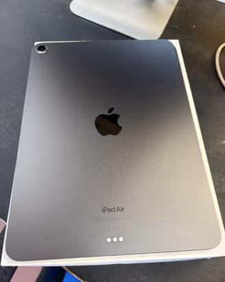 Apple iPad Air (5th generation) Wi-Fi 64GB