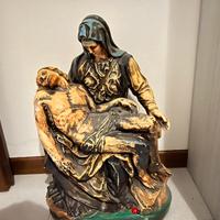 Statua madonna la pietà