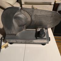 Affettatrice elettrica usata pochissimo 