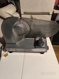 Affettatrice elettrica usata pochissimo 