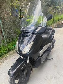 Yamaha X-Max 250