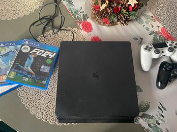 Play station 4 usata slim