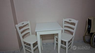 Tavolo legno 60x60 più 2 sedie