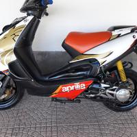 Aprilia SR 50 ditech  v endo tutti I pezzi.