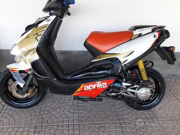 Aprilia SR 50 ditech  v endo tutti I pezzi.