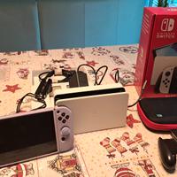 Nintendo Switch OLED e accessori extra