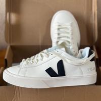 Scarpe in pelle Veja