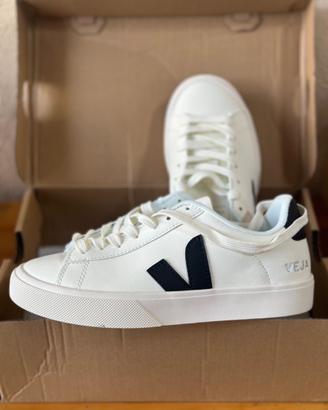 Scarpe in pelle Veja