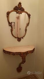 Consolle con specchiera dorate intagliate a mano