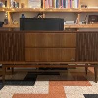 Antico mobile giradischi e radio