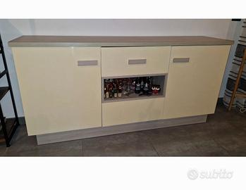 Madia a tre ante con vetrina  Mondo Convenienza