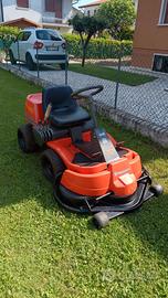 trattorino tagliaerba Husqvarna